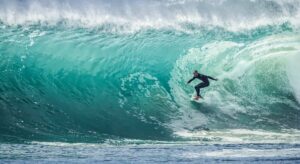 Surf sur les vagues mythiques de la Martinique