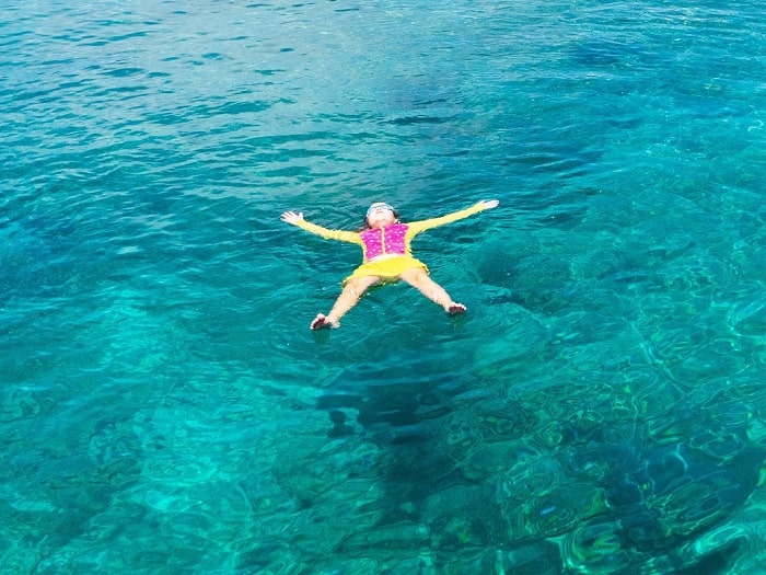 Repas créole servi à bord du catamaran Diamond Rock en Martinique