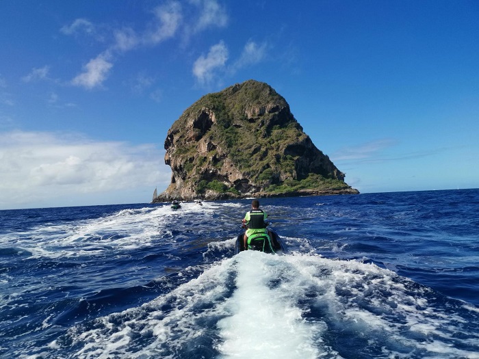 Sortie en jet ski Jet A Lo autour du Rocher du Diamant en Martinique