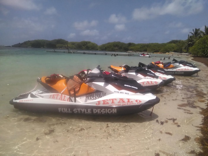 Promenade en jet ski Jet A Lo au large de l’Anse Mabouya en Martinique