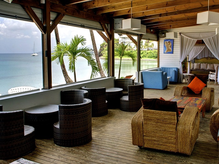 Vue panoramique sur la mer depuis le restaurant Le Kano en Martinique