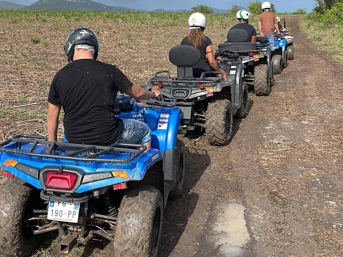 Exploration des sentiers naturels en quad avec Planète Quads en Martinique
